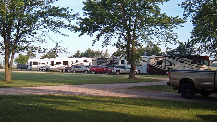 Campsites at Prairie Oasis RV Park